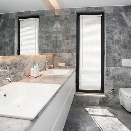 빌라 Uzunyurt Sleeps 12 Pool Air Con Wifi
