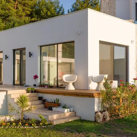 Uzunyurt Sleeps 12 Pool Air Con Wifi 빌라